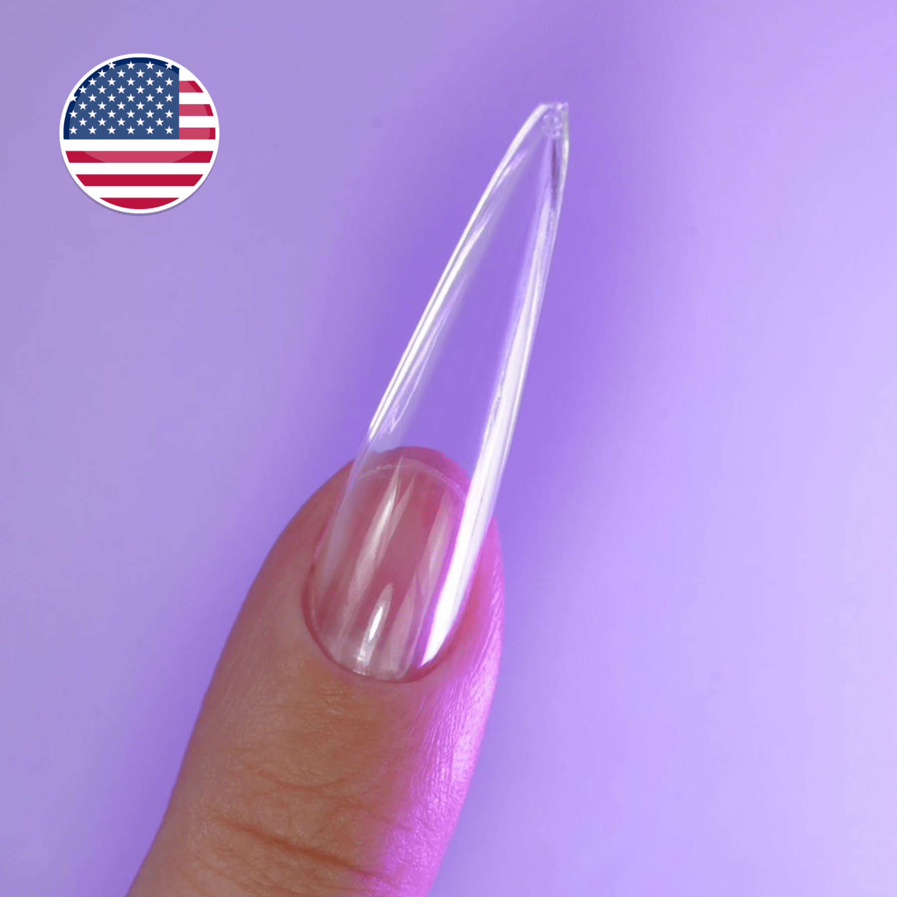 Capsule américaine transparente forme stiletto XL portée sur le pouce — cap's nails NAILS FRS