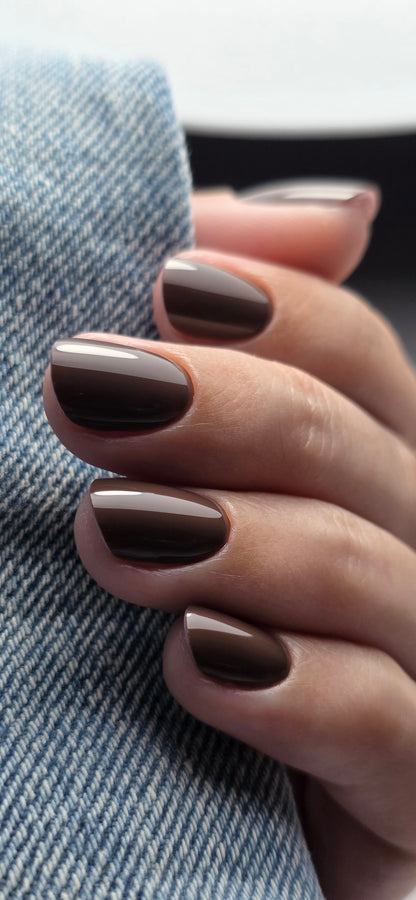 Gel polish mocha