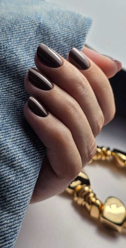 Gel polish mocha
