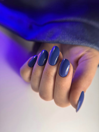 Gel polish indigo